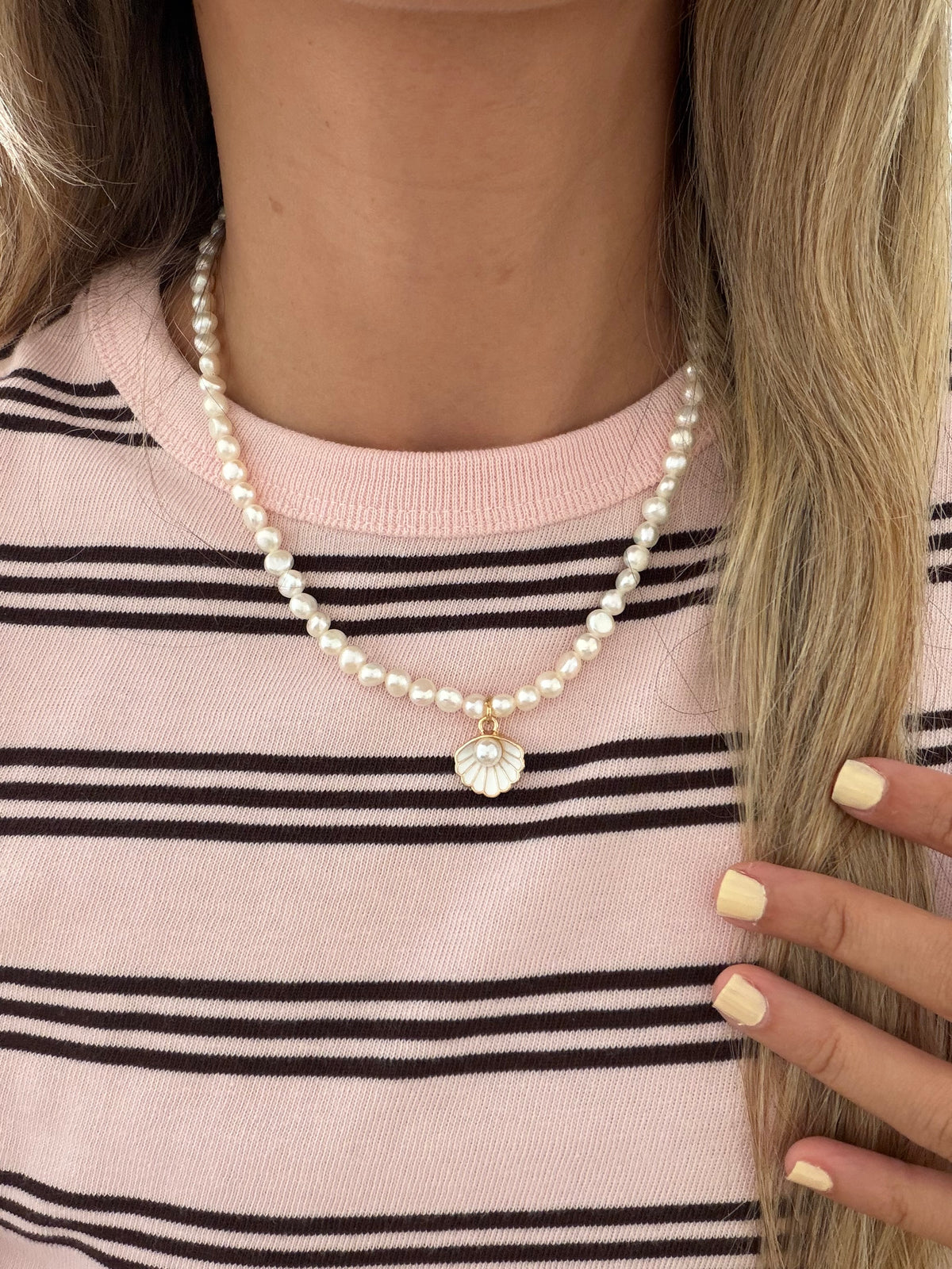 Pearl Shell White Necklace