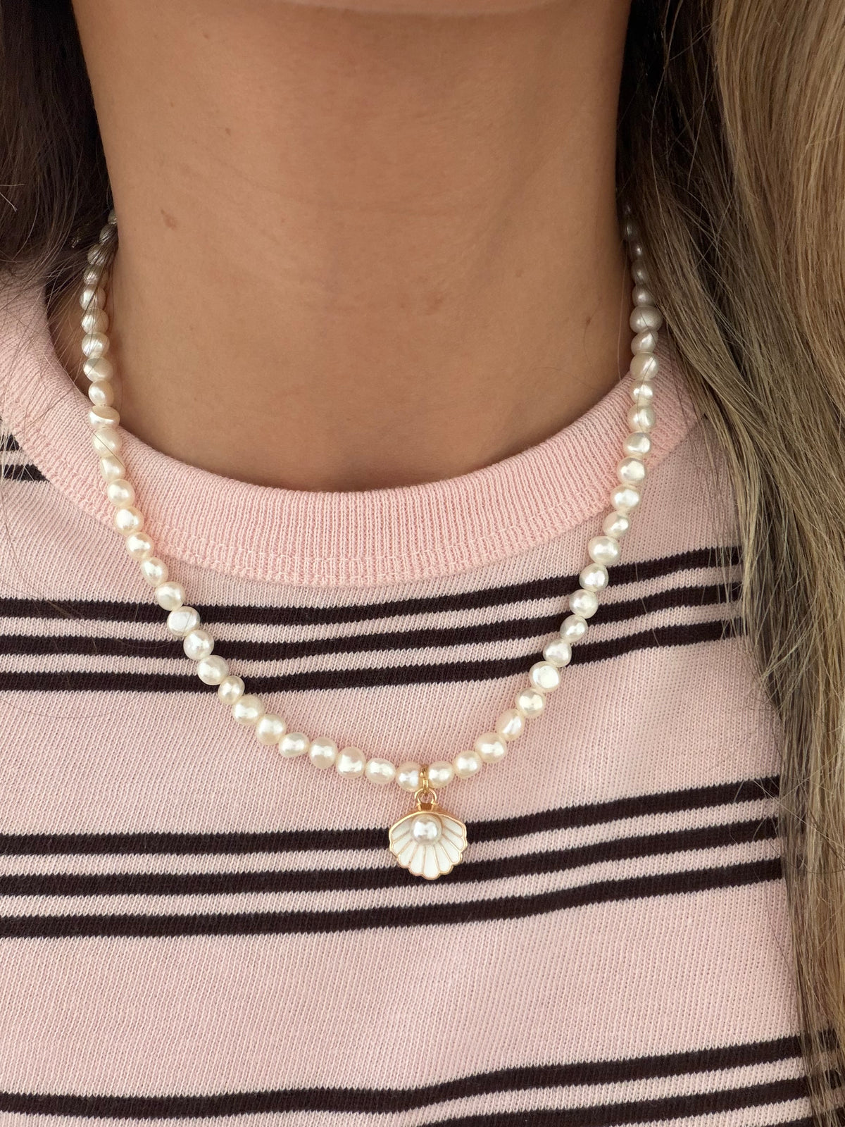 Pearl Shell White Necklace